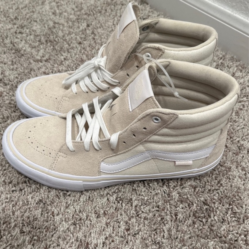 Vans Marshmallow Sk8-hi men’s Size 11.5 *Brand New * Never Worn